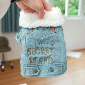 Cappotto per animali domestici in denim con stampa a lettere